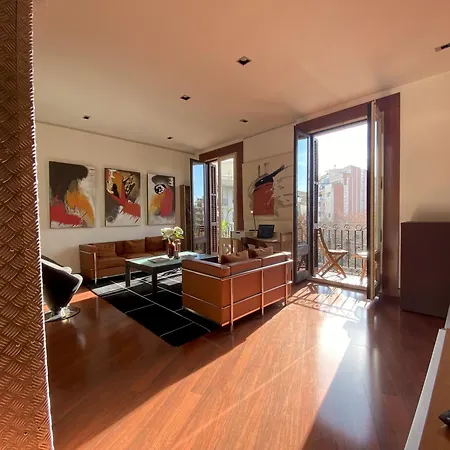 Luminous Designer Loft Style Eixample Views By Myrentalhost Апартаменты